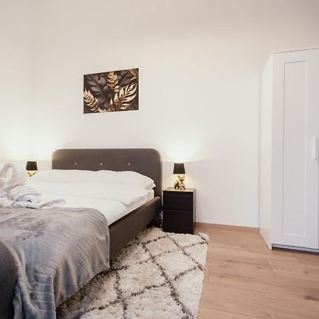 Modelia Apartment At Gellert Square Budapeşte Dış mekan fotoğraf